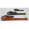 Image 1 : LOT OF 3 PIPE WRENCHES