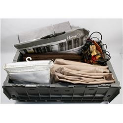 TOTE WITH CURTAINS AND ACCESSORIES