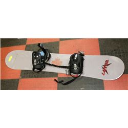 LAMAR 148CM SNOWBOARD WITH BINDINGS.