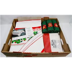 2PC NEW CHRISTMAS TABLE RUNNER AND