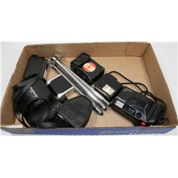 FLAT OF VINTAGE CAMERAS AND ASSORTED ACCESSORIES.