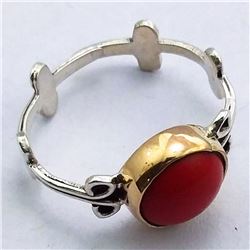18) STERLING SILVER RED STONE RING SIZE 8.25