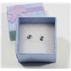 Image 1 : .925 SILVER PETITE HEART STUDS