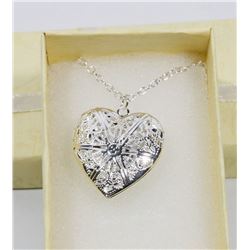 HEART PHOTO LOCKET NECKLACE