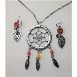 14)  SILVER TONE DREAM CATCHER PENDANT