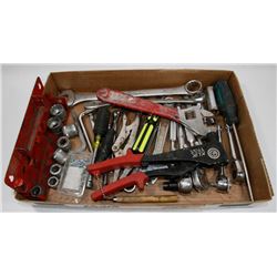 FLAT OF ASSORTED TOOLS.