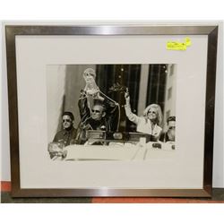 DENVER BRONCOS JOHN ELWAY TROPHY PHOTO