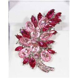 PINK RHINESTONE LEAF DESIGN BROOCH.