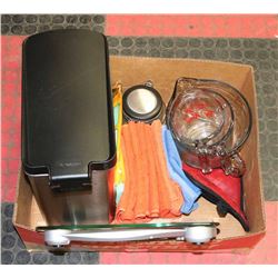 BOX W/HOUSEHOLD ITEMS INCL. 3 VARIOUS