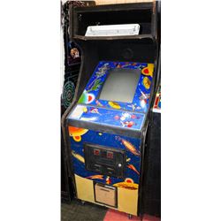 BURGER TIME ARCADE GAME IN SPACE CABINET