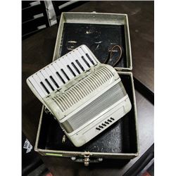 SETTIMIO SOPRANI VINTAGE ACCORDIAN IN CASE