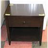 Image 1 : WOODEN 1-DRAWER END TABLE. 23.5"X16"X24".