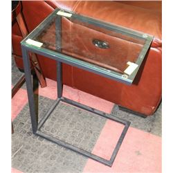 GLASS TOP SOFA TABLE. 18"X21"X24.5".