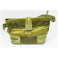 MAGNETIC CLOSE GREEN SNAKE SKIN STYLE LADIES PURSE