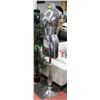Image 1 : METAL DECOR MANNEQUIN.