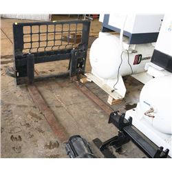 SKID STEER FORK ATTACHMENT