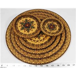 SET OF WOODEN POLISH NESTING PLATES.