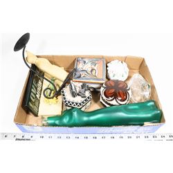 FLAT OF GLASS AND CERAMIC DECOR