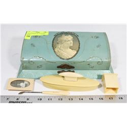 FRENCH MANICURE SET IN BOX