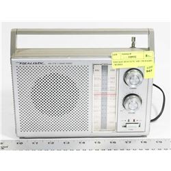 VINTAGE REALISTIC AM / FM RADIO - WORKS