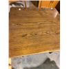 Image 2 : Square oak American 1920's table and leaf