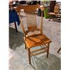 Image 1 : 5 matching oak banjo back chairs