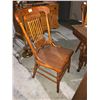 Image 4 : 5 matching oak banjo back chairs