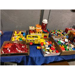 Vintage Fisher Price toys, Garage toy with figures, 4 luch boxes, thermoses (New Kids on the Block)