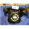 Image 2 : 2 - dial phones w/handset