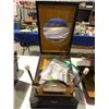 Image 4 : 1800's picture view finder magnified (rare)