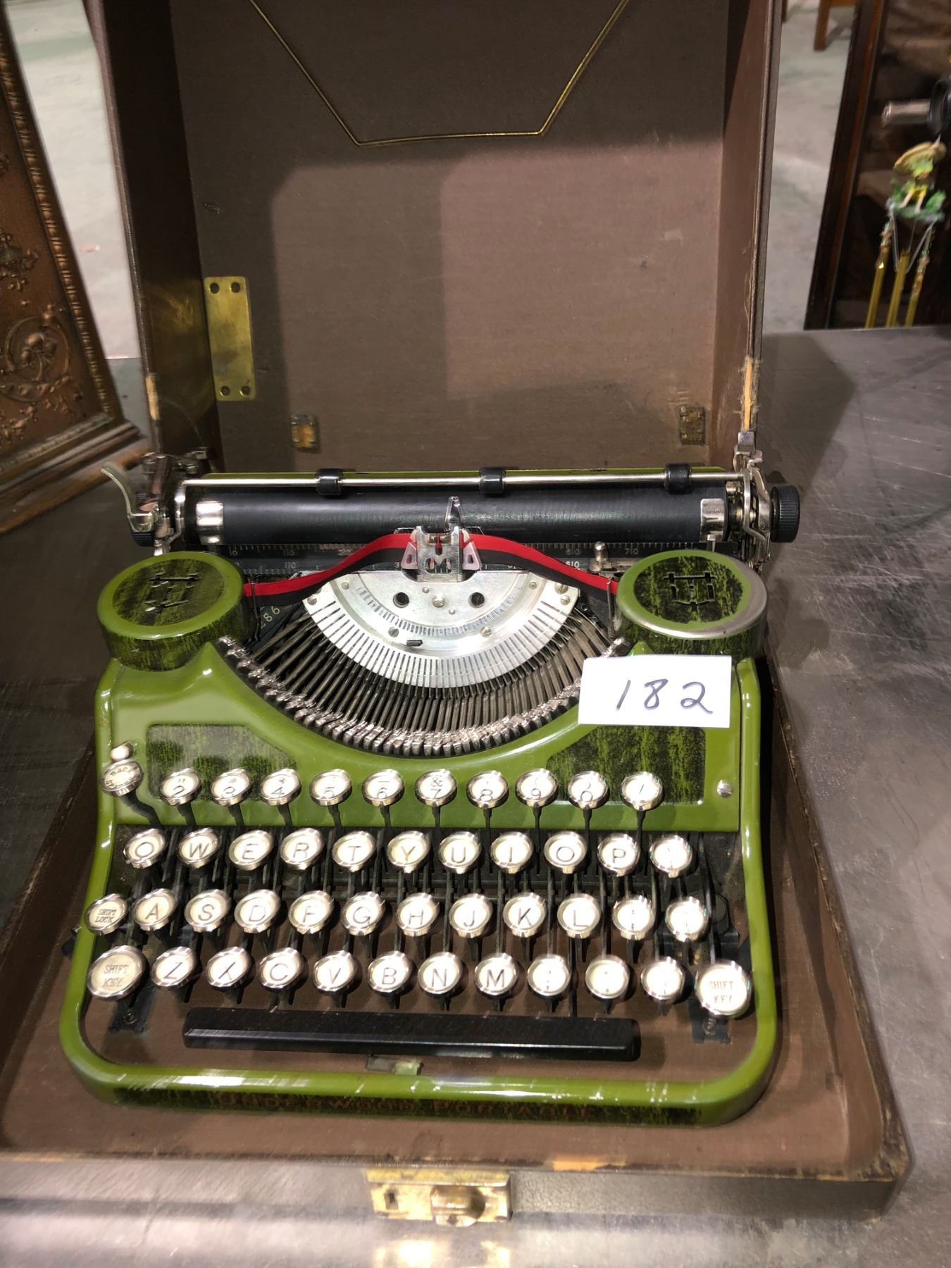 Underwood portable typewriter in cas (mint condition) 19161918