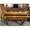 Image 1 : 1/4 cut oak quilt rack and shell wall mounted