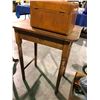 Image 2 : Hall or telephone table, Samsonite ladies travel case