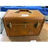 Image 3 : Hall or telephone table, Samsonite ladies travel case