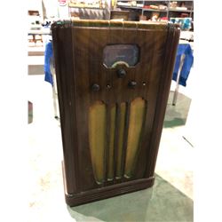1930's Westinghouse upright radio in walnut
