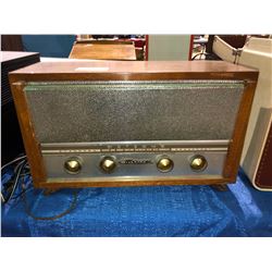 1940's Marconi table top radio woodcase