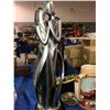 Image 3 : "Les Cadeaux" statue, nature craft street scene plu mug
