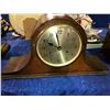 Image 1 : USA Oakk mantle clock w/keys (very nice) purchased from Wilkies in Saskatoon