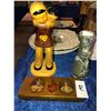 Image 2 : Royal Souvenir 1939 Deco vase, RNWMP 1914 Plate, King Edward VIII Plate, RCMP Plates