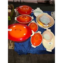 Full set of Pyrex 1950's, mixing bowls Fire King, cast and porcelain Belgum 1930's roaster, casserol