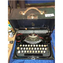 Underwood portable typewriter in very good shape