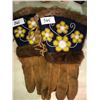 Image 1 : Beautifully beaded leather gloves
