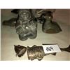 Image 2 : 10 Inuit carvings, 1 metal Sturgeon fish art, snuff carrier