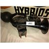 Image 1 : 2 very old Auto horns, Tomahawk sign