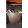 Image 2 : BOX OF NEW MOPS