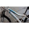 Image 2 : WHITE COLUMBIA BIKE