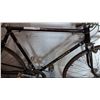 Image 2 : BLACK SCHWINN ROAD BIKE