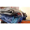 Image 2 : BUNDLE OF 5 MOVING BLANETS