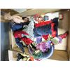 Image 3 : TRAY OF DOLLS AND FIGURES