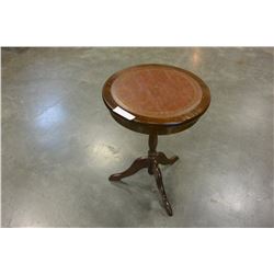 LEATHER INSERT WINE TABLE